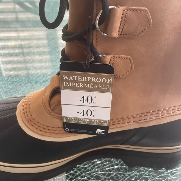Sorel boots size 11.5 - Picture 6 of 8